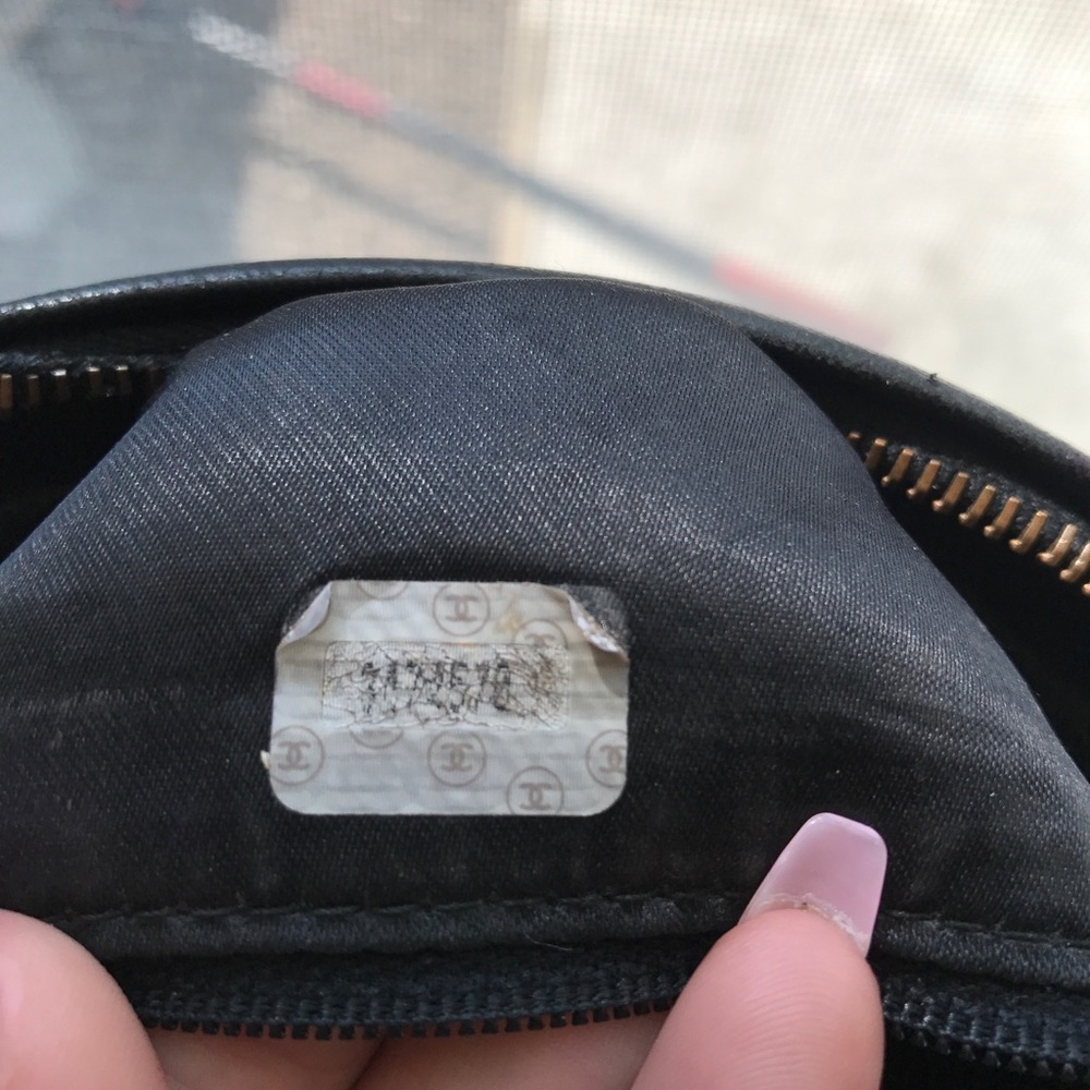 💯%authentic Lambskin vintage camera tassel Chanel - Picture 5 of 8